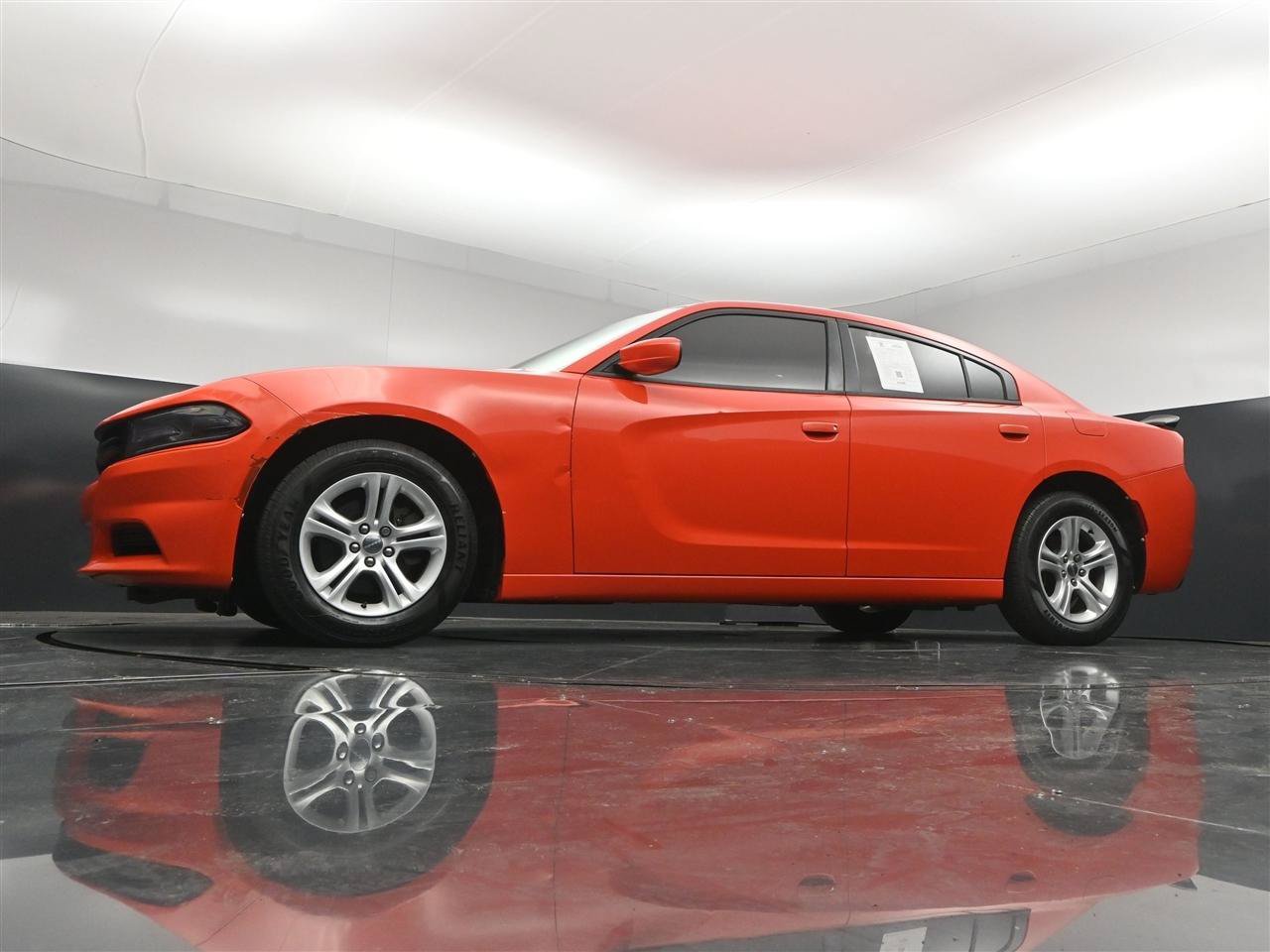 Used 2018 Dodge Charger SXT RWD image 27