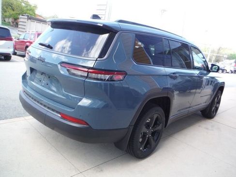 New 2026 Jeep Grand Cherokee L Limited w/ Limited Altitude Package AWD/4WD image 7