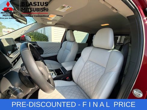 Used 2023 Mitsubishi Outlander SEL AWD/4WD image 16