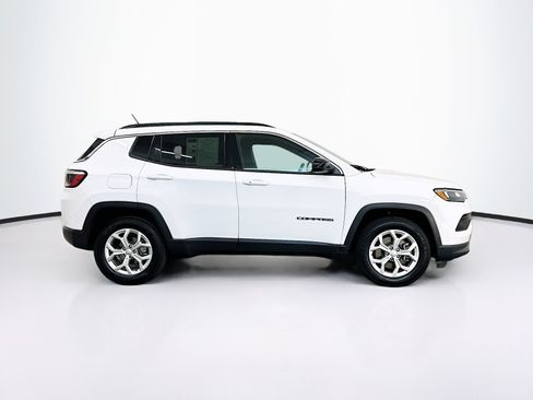 Used 2024 Jeep Compass Latitude AWD/4WD image 10