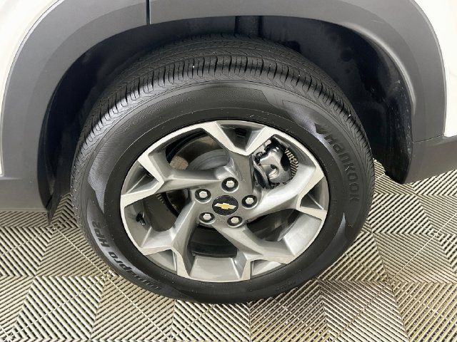 Used 2025 Chevrolet Trax LT FWD image 20