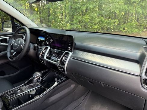 Certified 2023 Kia Sorento SX FWD image 42