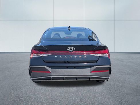 New 2026 Hyundai Elantra SE FWD image 5