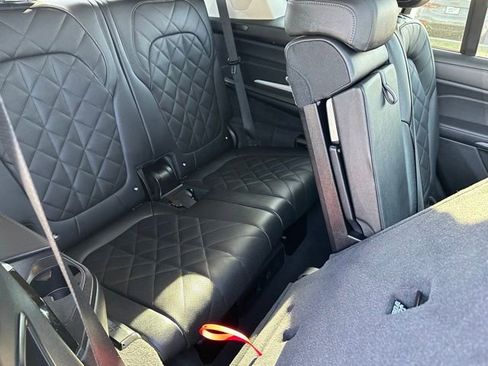 Used 2024 BMW X7 xDrive40i image 11
