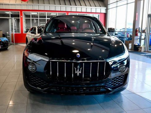 Used 2020 Maserati Levante image 2