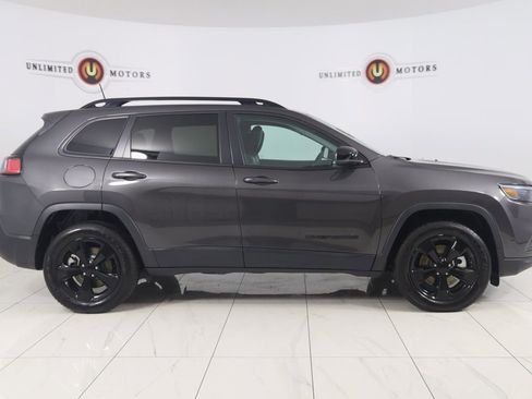 Used 2023 Jeep Cherokee Altitude Lux image 2