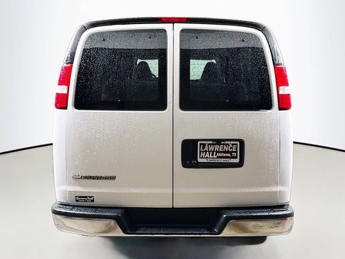 Used 2020 Chevrolet Express 3500 LT w/ LT Preferred Equipment Group RWD image 5