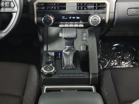 Used 2025 Toyota Tacoma SR5 AWD/4WD image 24