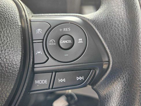 Used 2026 Toyota Corolla Cross L FWD image 27