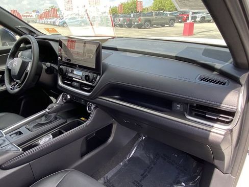 Certified 2026 Toyota Grand Highlander AWD Hybrid image 17