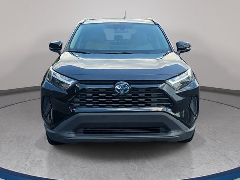 Used 2024 Toyota RAV4 LE AWD/4WD image 3