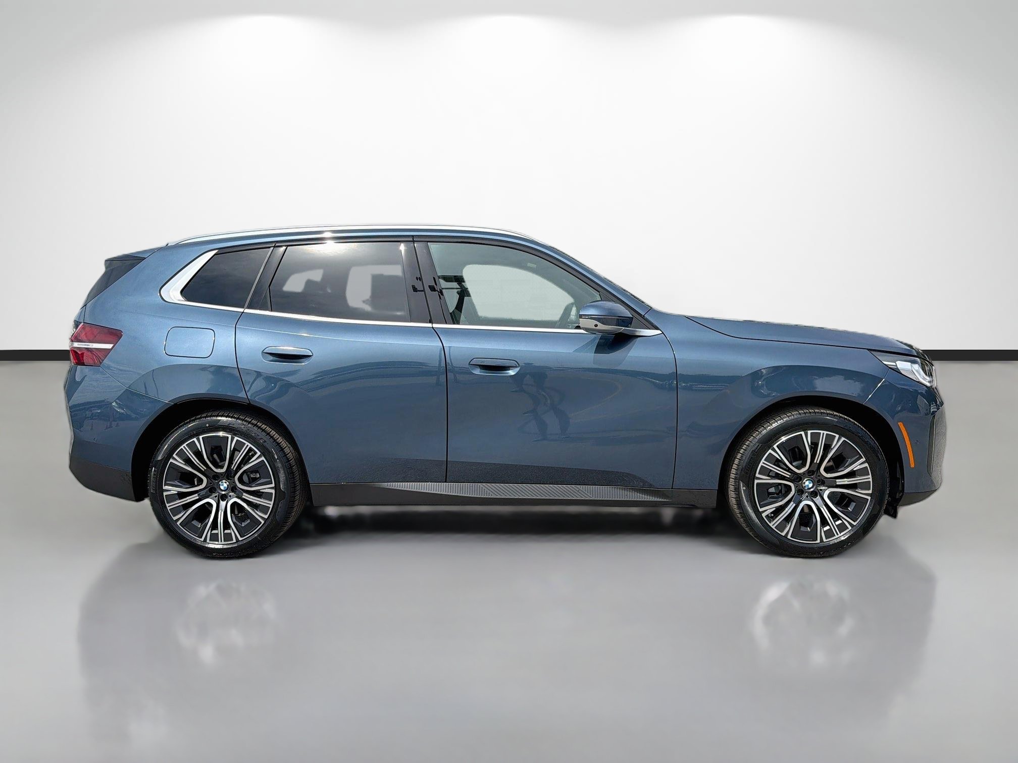 New 2026 BMW X3 xDrive30i w/ Premium Package AWD/4WD image 2