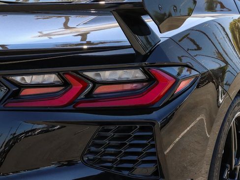 Used 2022 Chevrolet Corvette Stingray Preferred Cpe w/ Z51 Performance Package RWD image 12