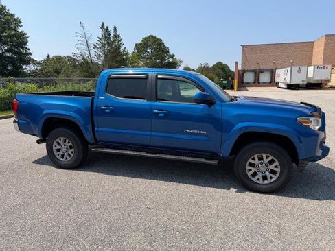 Used 2018 Toyota Tacoma SR5 RWD image 35