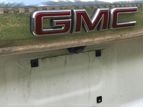 Certified 2024 GMC Yukon SLT AWD/4WD image 8