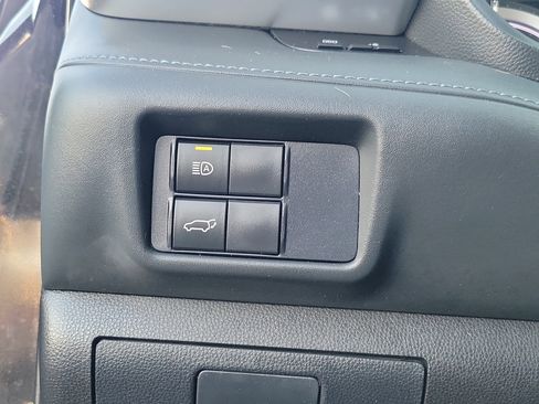 Certified 2021 Toyota Highlander LE image 23