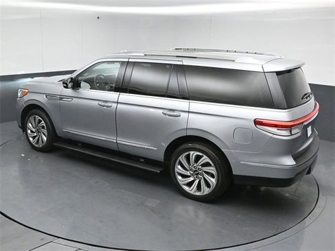 Used 2022 Lincoln Navigator Reserve image 45