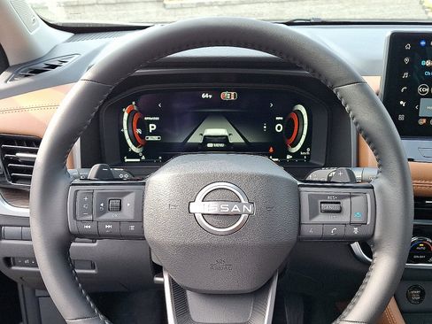 New 2026 Nissan Rogue Platinum w/ Platinum Premium Package image 16