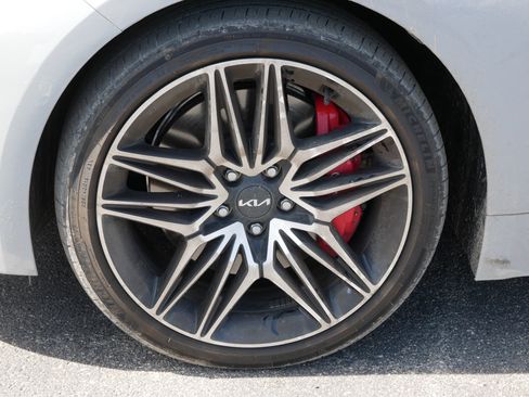 Certified 2023 Kia Stinger GT2 image 5