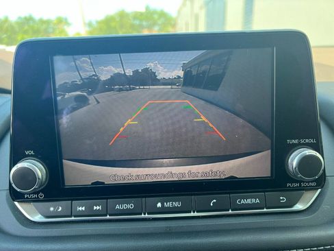 Used 2021 Nissan Rogue S image 21