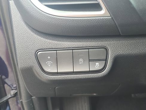 Used 2024 Kia Seltos EX FWD image 25