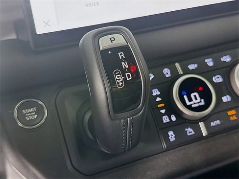 Used 2025 Land Rover Defender 110 V8 image 19