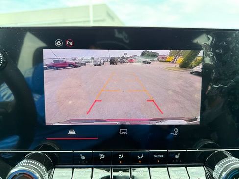 New 2026 GMC Canyon AT4 AWD/4WD image 13