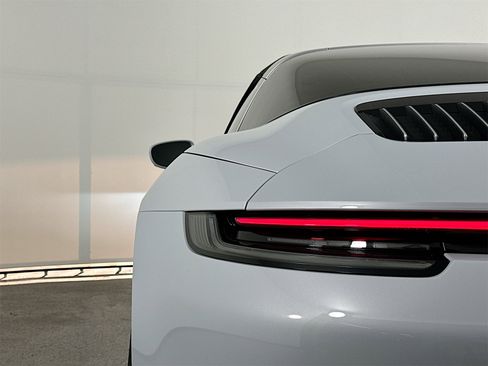 Certified 2024 Porsche 911 Targa 4S image 15