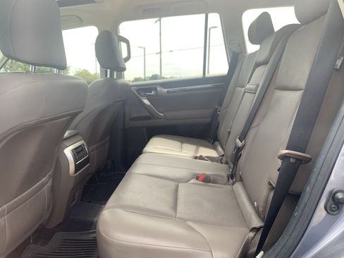 Used 2020 Lexus GX 460 Premium w/ Premium Package AWD/4WD image 32
