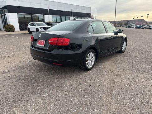 Used 2011 Volkswagen Jetta SE image 5