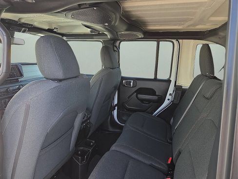 Used 2025 Jeep Wrangler Unlimited Sport AWD/4WD image 20