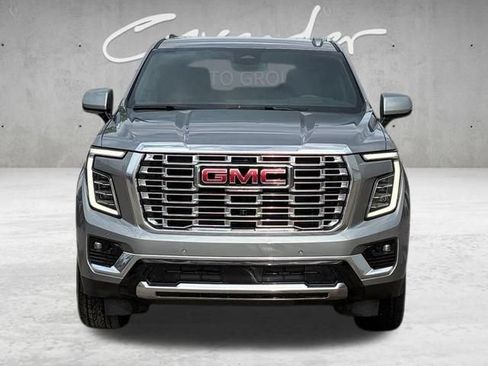 Used 2025 GMC Yukon XL Denali AWD/4WD image 18