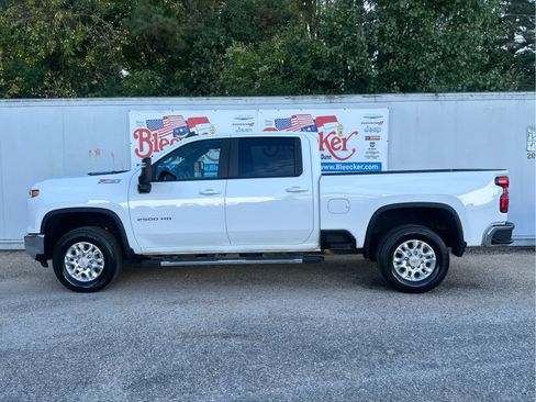 Used 2024 Chevrolet Silverado 2500 LT image 7