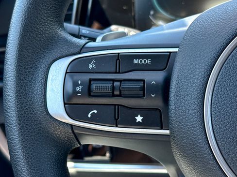 Used 2025 Kia Sportage LX AWD/4WD image 28