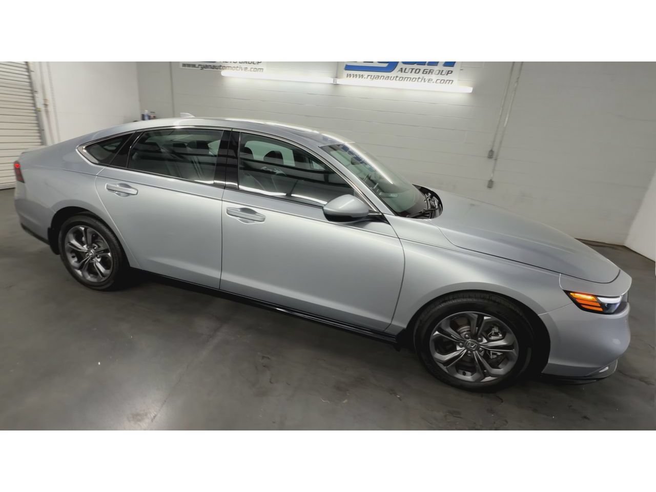 Used 2025 Honda Accord EX-L image 2