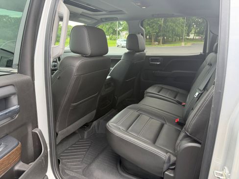 Used 2019 GMC Sierra 2500 Denali w/ Duramax Plus Package AWD/4WD image 23