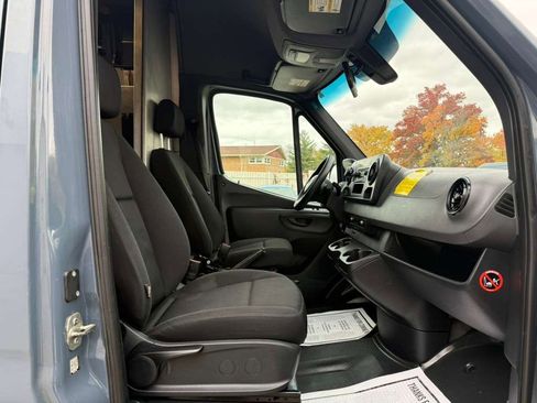 Used 2019 Mercedes-Benz Sprinter 144 image 28
