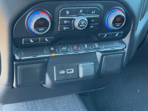 Used 2021 Chevrolet Silverado 1500 RST image 25