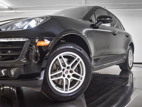 Used 2018 Porsche Macan image 11