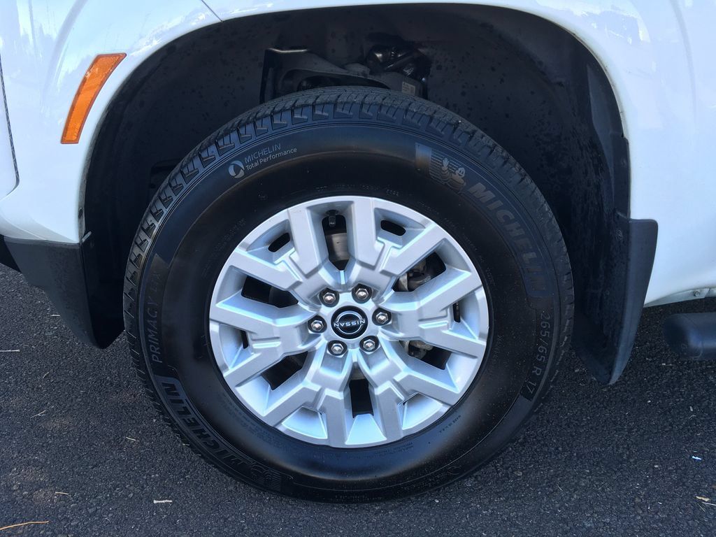 Used 2023 Nissan Frontier SV w/ Midnight Edition Package AWD/4WD image 39