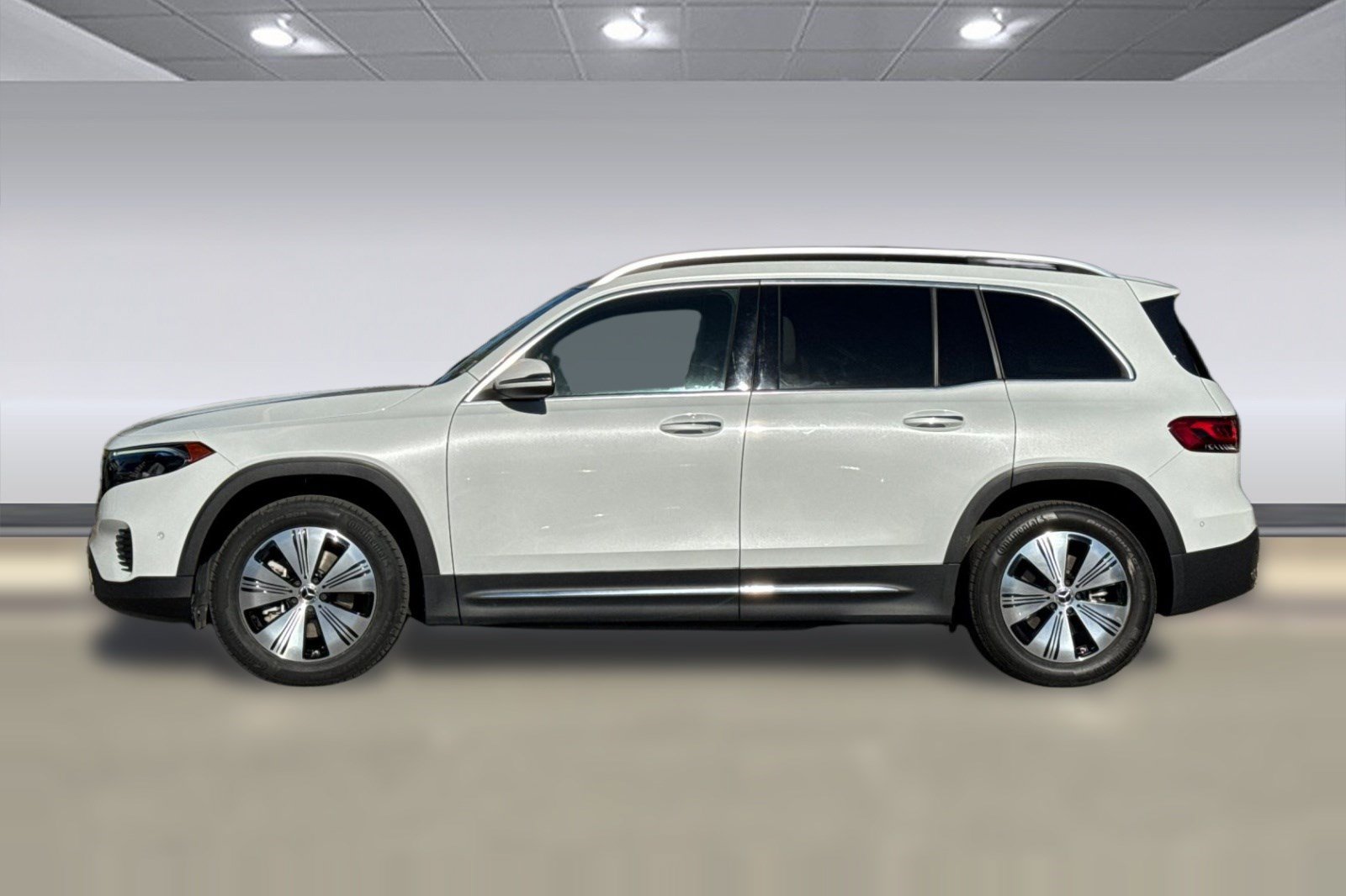 Used 2023 Mercedes-Benz EQB 250+ image 2