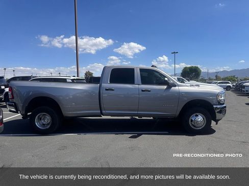 Used 2022 RAM 3500 Tradesman AWD/4WD image 7
