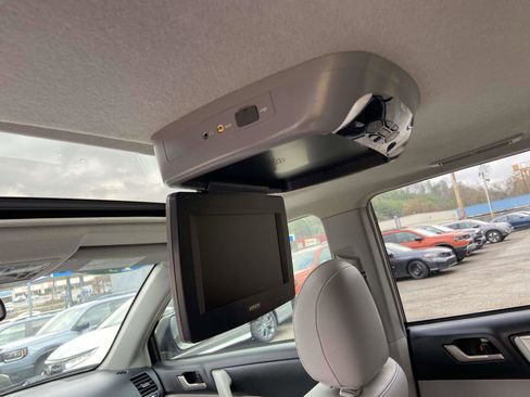 Used 2013 Toyota Highlander SE image 9