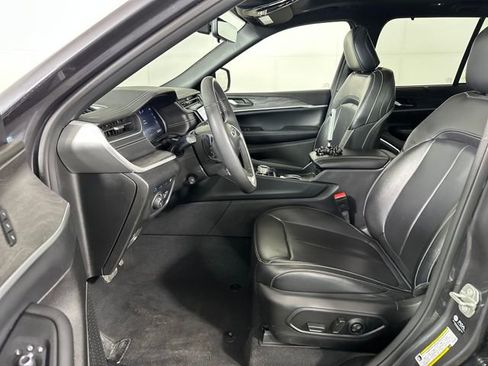 Used 2024 Jeep Grand Cherokee Limited 4xe image 11