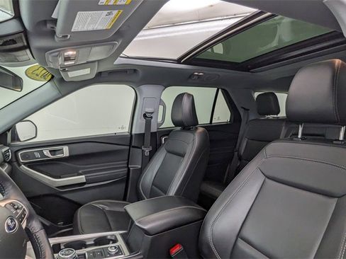 Certified 2023 Ford Explorer XLT w/ Equipment Group 202A image 3