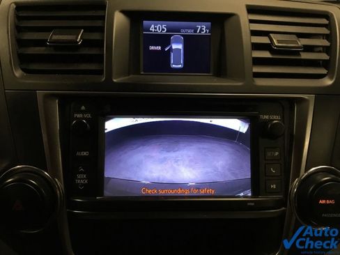 Used 2013 Toyota Highlander Plus AWD/4WD image 47