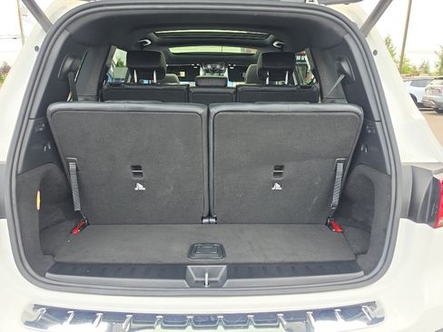 Used 2023 Mercedes-Benz EQB 300 4MATIC image 9