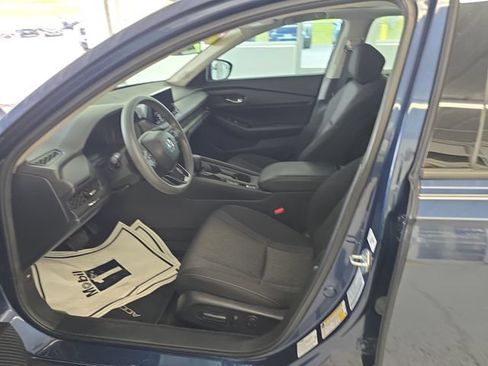 Used 2023 Honda Accord EX image 14