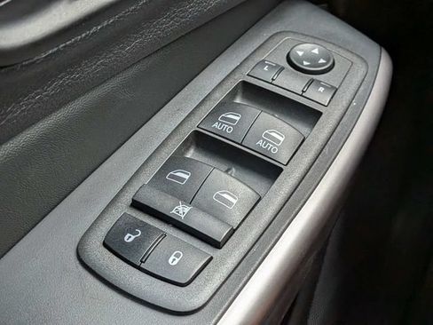 Used 2022 Jeep Cherokee Limited AWD/4WD image 25