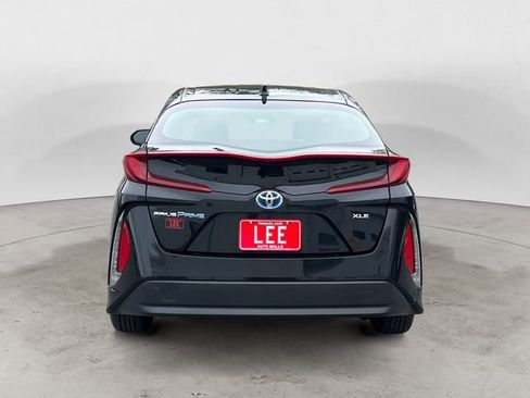 Used 2021 Toyota Prius Prime XLE FWD image 4